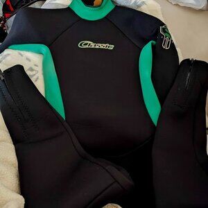 EUC FLAWLESS Aleeda Classic 3/2 Back Zip Youth Wetsuit SIZE Large